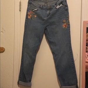 Old navy boyfriend jeans size 8
